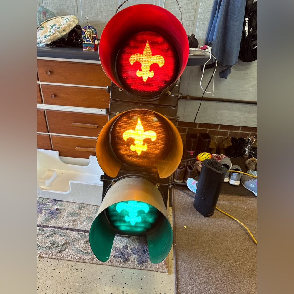 Vintage Metal New Orleans Saints Football Traffic Light Mancave Memorabilia Fan